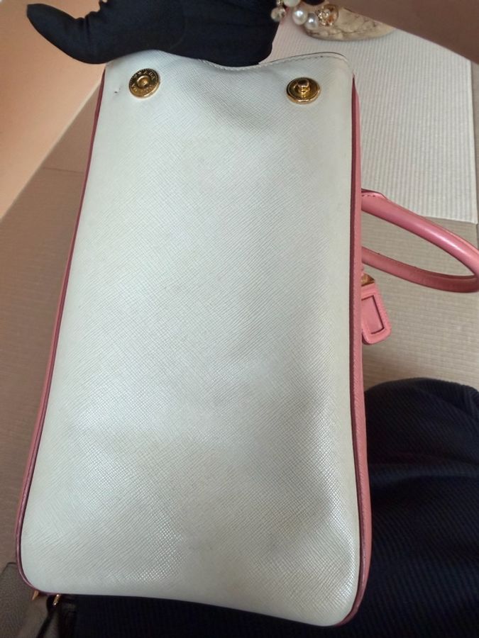 Prada/ Saffiano Lux 雙色皮革手提包-26