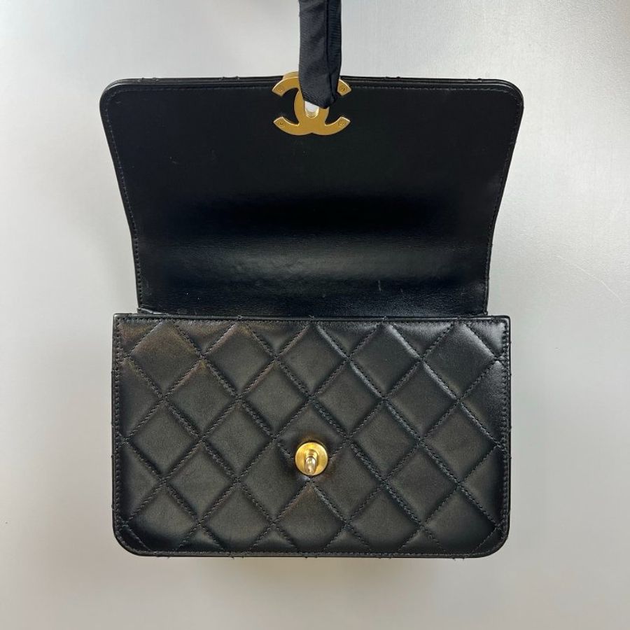 CHANEL 季節款雙金球掀蓋 黑羊皮AS2649-5
