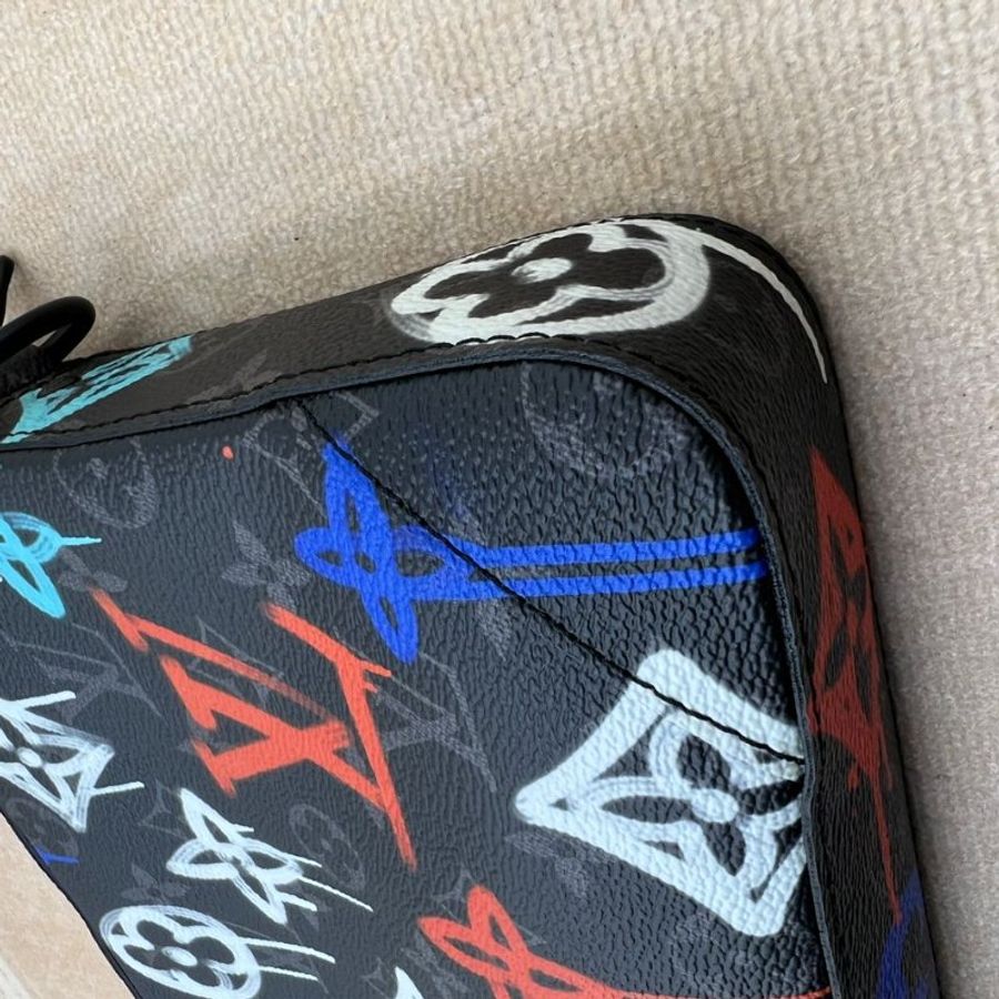 Louis Vuitton Trio Messenger 塗鴉三合一郵差包-10
