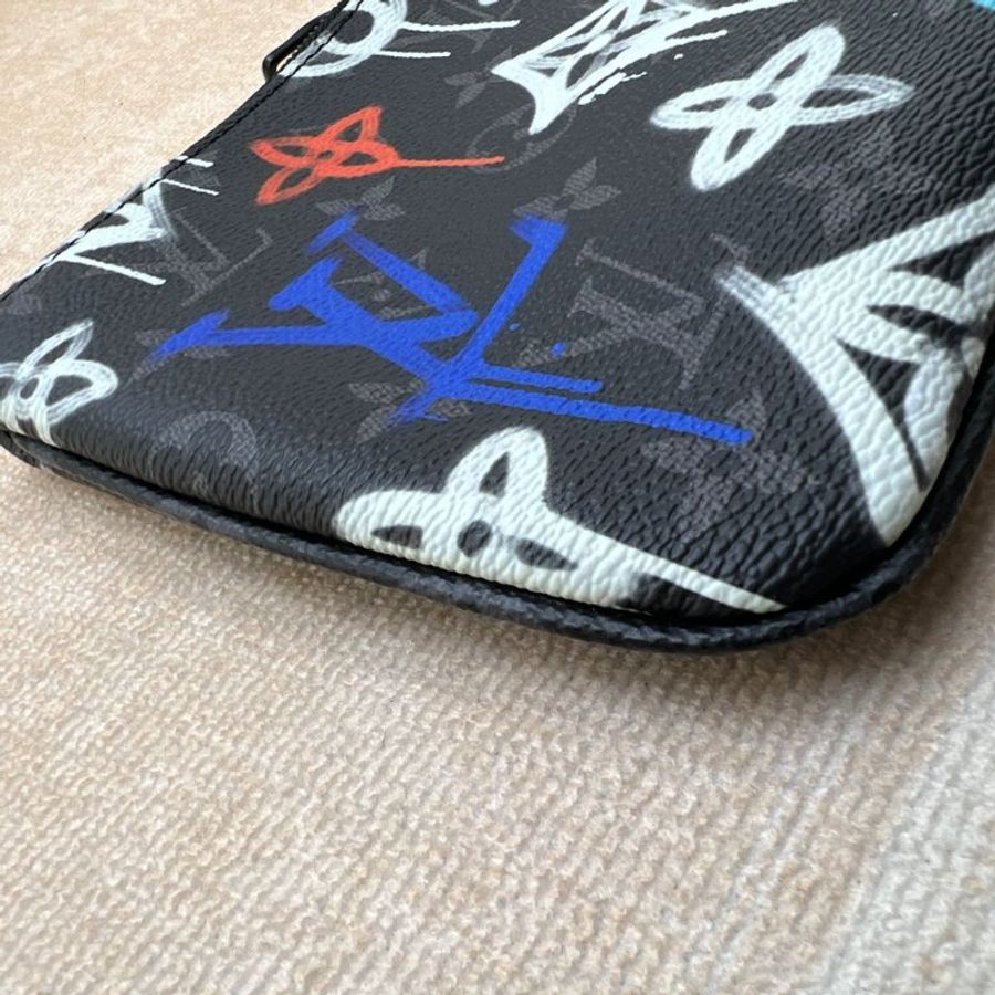 Louis Vuitton Trio Messenger 塗鴉三合一郵差包-23