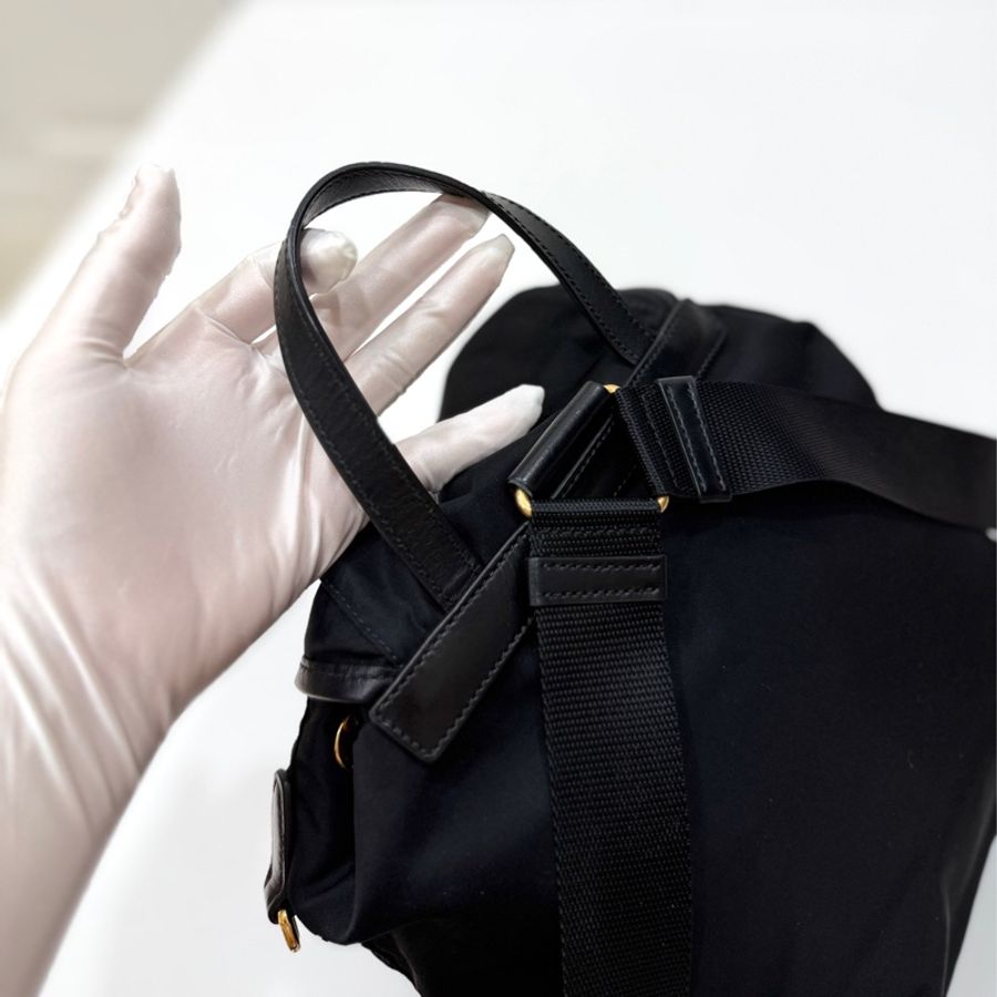 PRADA Ei Small Re-Nylon Backpack 金扣 尼龍 黑色 後背包 手提包 雙肩包 側背包-24