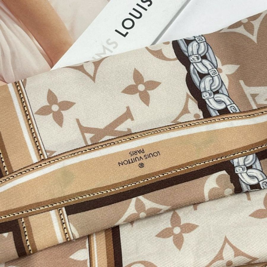 LV Monogram Confidential 長絲巾-2