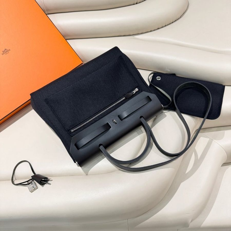 近新品 Hermes愛馬仕 黑銀Herbag31-1