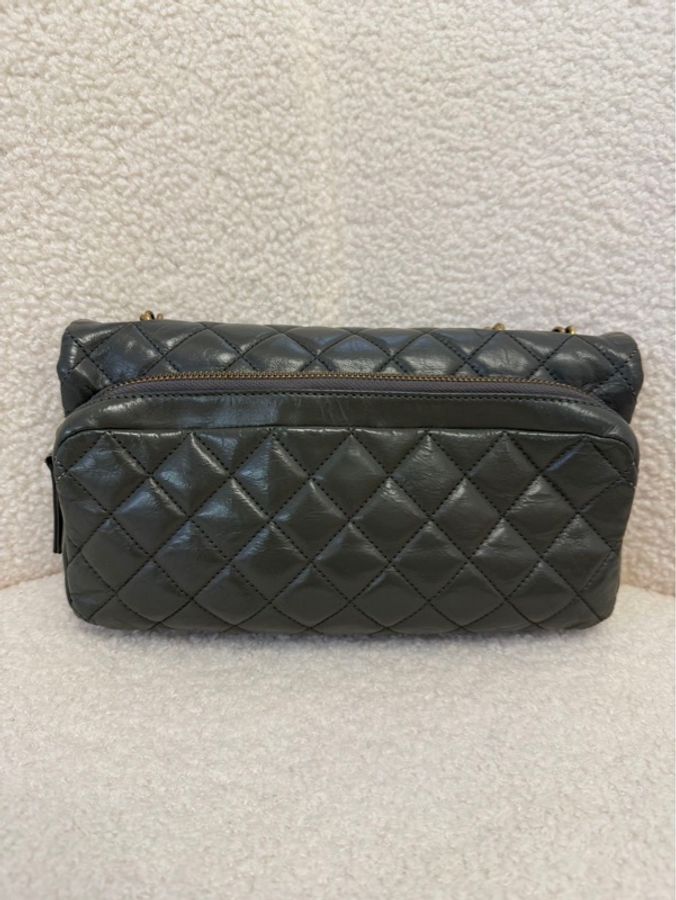 Chanel 香奈兒稀有秀款灰金牛皮金幣 CF 鏈條包,難得小號,尺寸 25*14,專櫃復刻款大熱門,金幣可調節鏈帶長短。-1