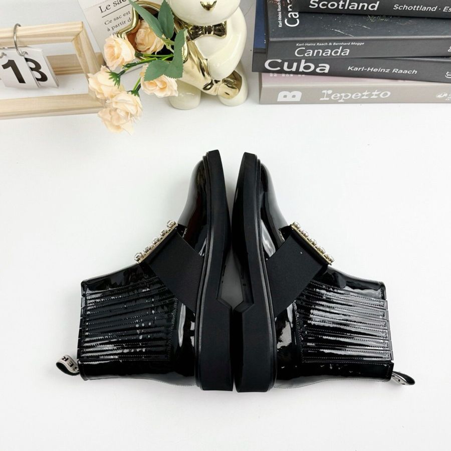 Roger Vivier rv鑽扣短靴37.5碼99新-3