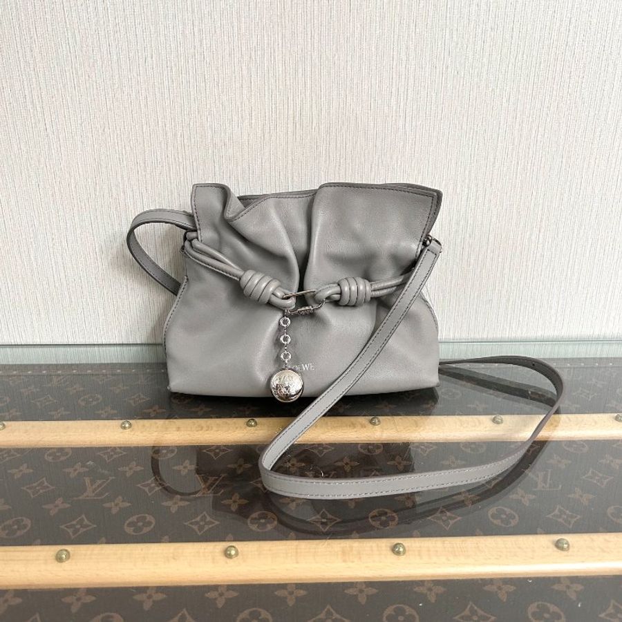 LOEWE Flamencomini灰色肩背斜背福袋包 23*18*7 98新配件塵袋-1