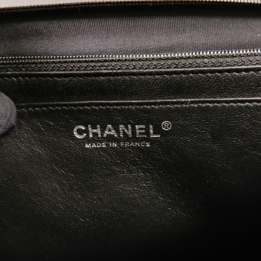 CHANEL 牛皮皮革Maxi Classic鏈帶肩背袋-7