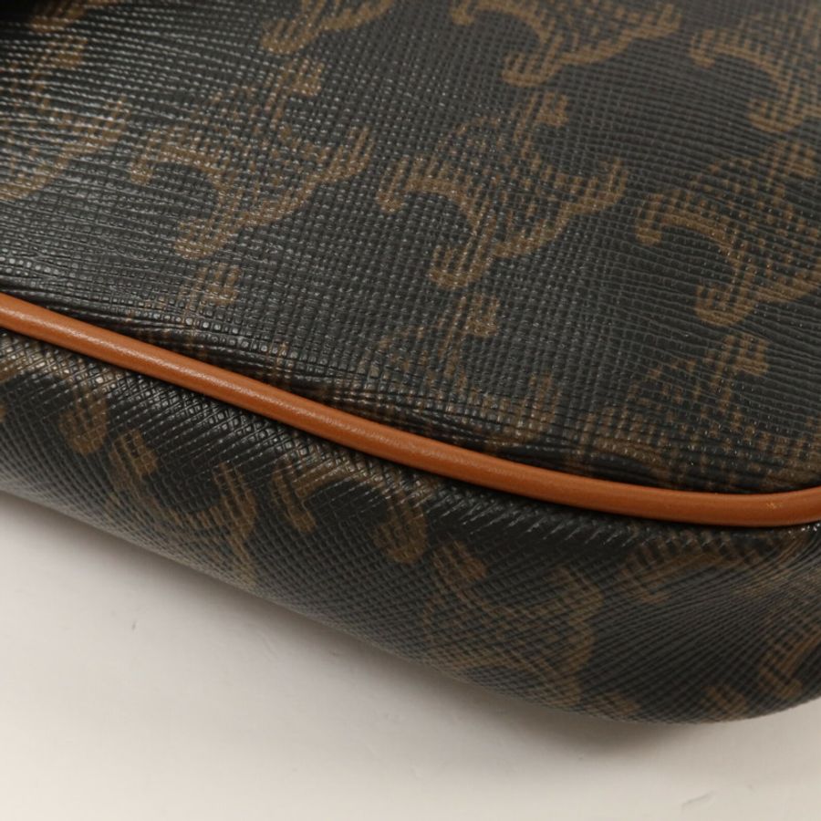 CELINE 塗層帆布Triangle Bag肩背袋-9