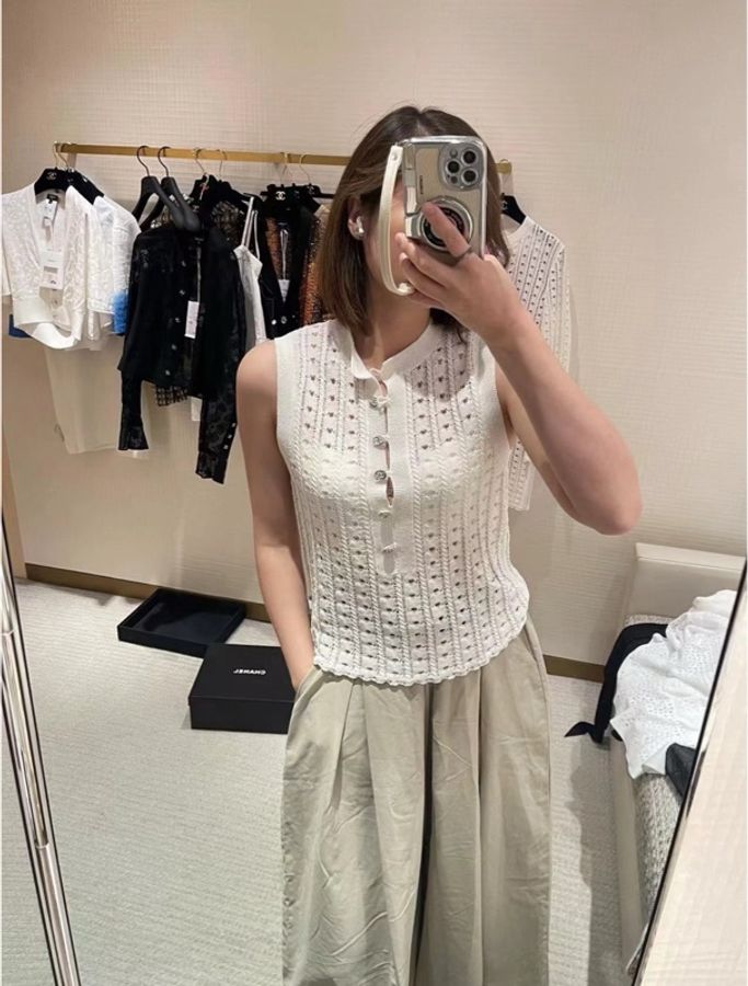 Chanel香奈兒 23A早秋手工坊圓領白色編織鏤空無袖背心 34碼。-1