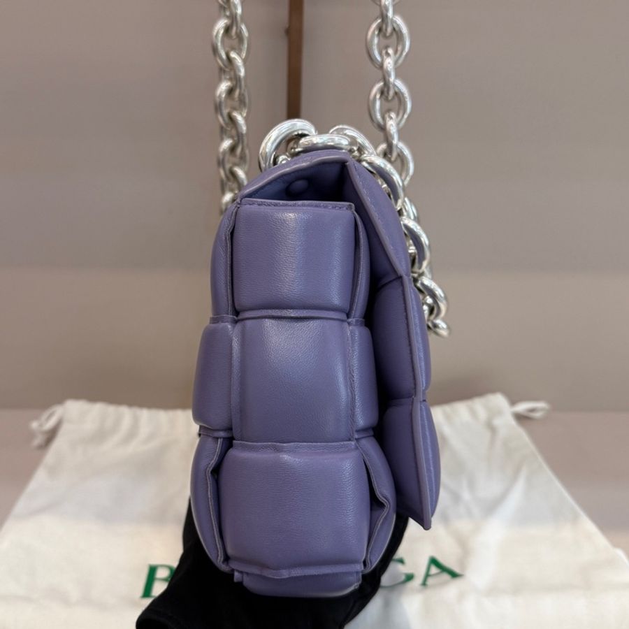 Bottega Veneta/葆蝶家 Padded Cassette 紫色15格鏈條枕頭包,98新-2