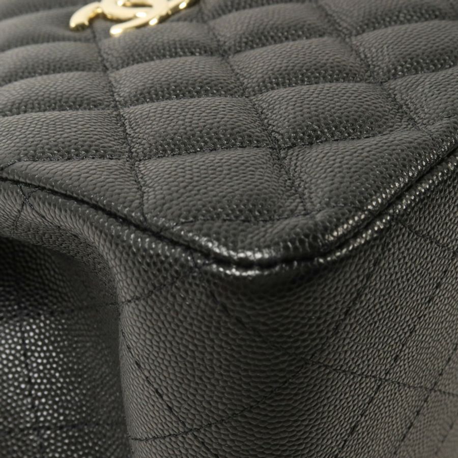 CHANEL 牛皮皮革Mini Bucket鏈帶肩背袋-11