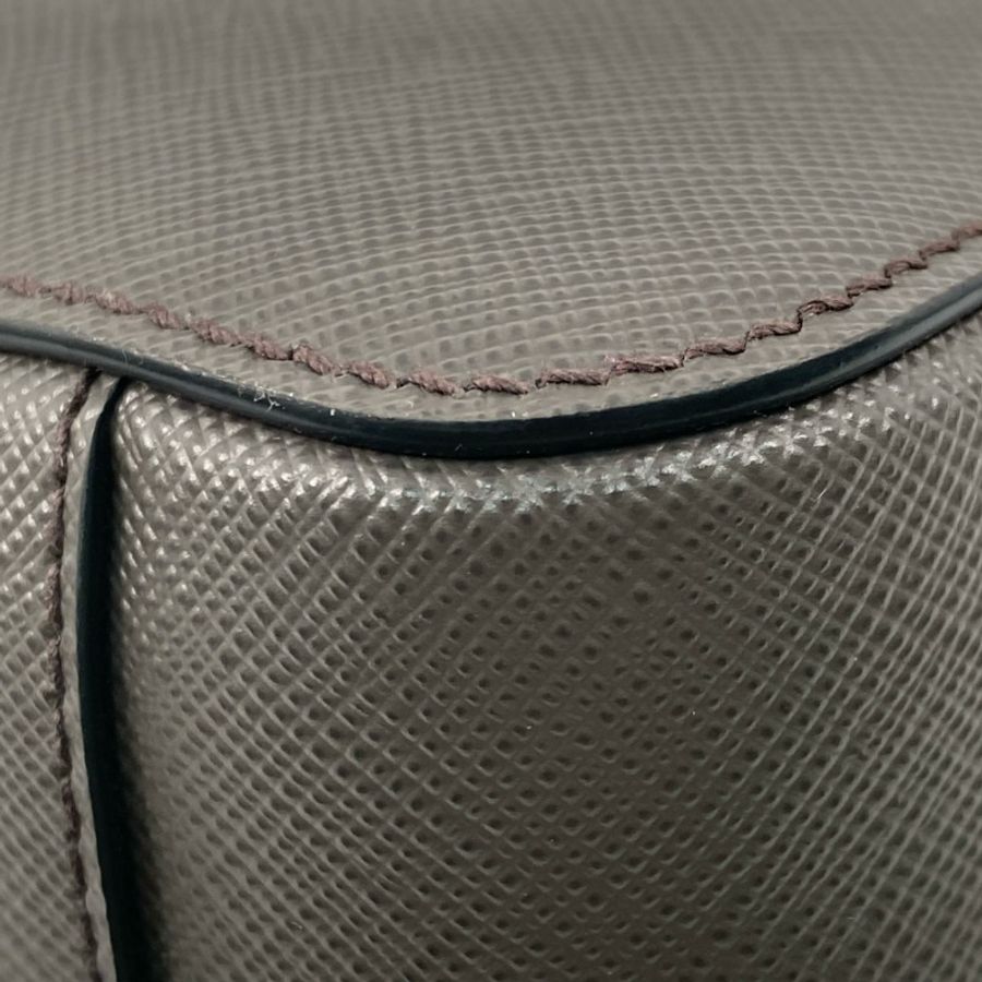 △ PRADA 普拉達 Grey Brown Saffiano Leather Brique 2 way bag 灰啡色十字壓紋皮革兩用袋 2VH069-267012441-8