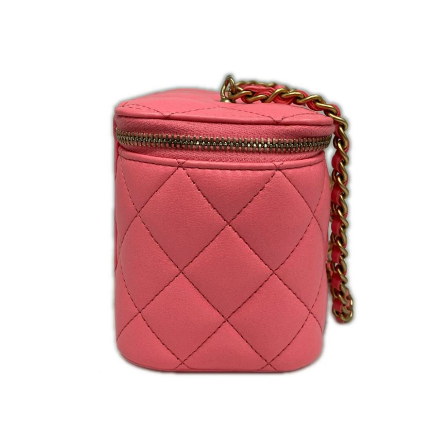 △ CHANEL 香奈兒 Pink Lambskin Gold Tone Metal Gold Ball Chain No.32 Vanity Case 粉紅色小羊皮金色金屬No.32化妝箱 AP2303-267012245-4
