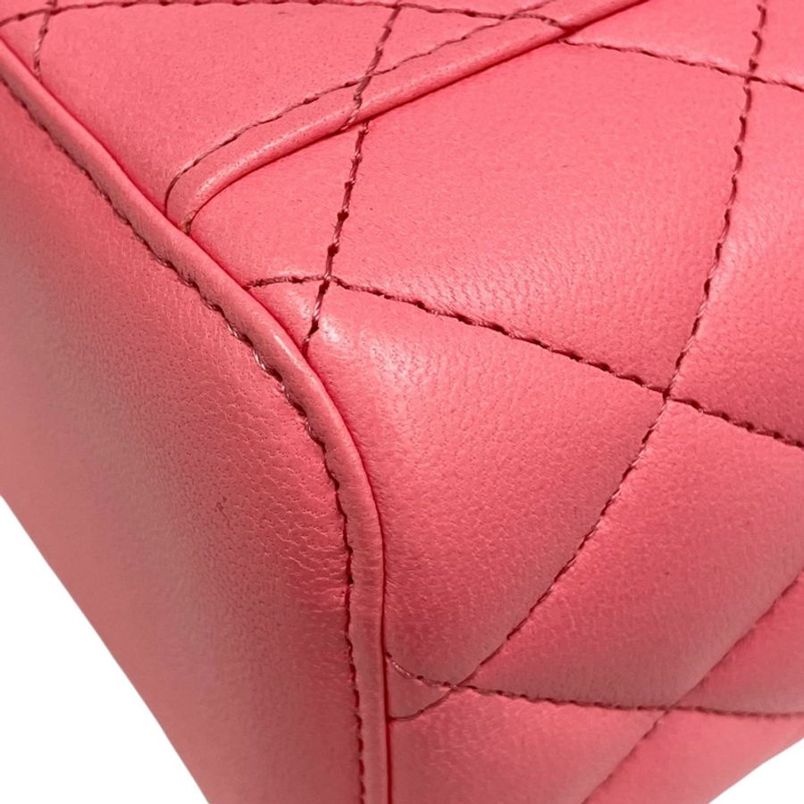 △ CHANEL 香奈兒 Pink Lambskin Gold Tone Metal Gold Ball Chain No.32 Vanity Case 粉紅色小羊皮金色金屬No.32化妝箱 AP2303-267012245-9
