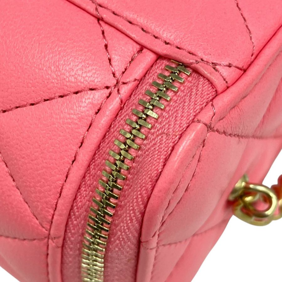 △ CHANEL 香奈兒 Pink Lambskin Gold Tone Metal Gold Ball Chain No.32 Vanity Case 粉紅色小羊皮金色金屬No.32化妝箱 AP2303-267012245-10
