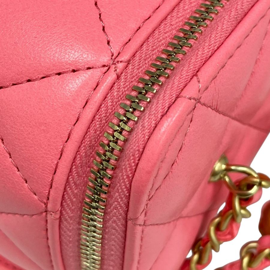 △ CHANEL 香奈兒 Pink Lambskin Gold Tone Metal Gold Ball Chain No.32 Vanity Case 粉紅色小羊皮金色金屬No.32化妝箱 AP2303-267012245-12