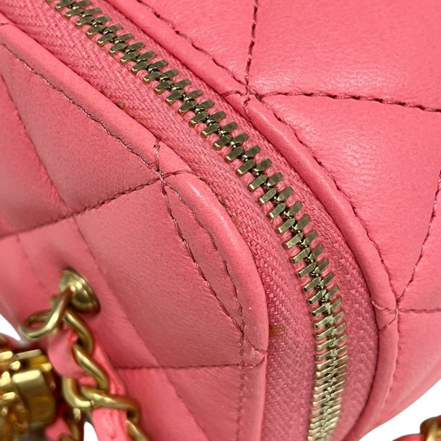△ CHANEL 香奈兒 Pink Lambskin Gold Tone Metal Gold Ball Chain No.32 Vanity Case 粉紅色小羊皮金色金屬No.32化妝箱 AP2303-267012245-18