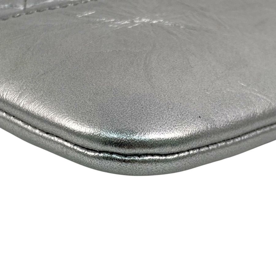 △ CHANEL 香奈兒 Silver Calfskin Gold Tone Metal And Ruthenium-Finish Metal No.24 Gabrielle Clutch 銀色小牛皮金色金屬和鍍釕金屬No.24手拿包-267013297-9