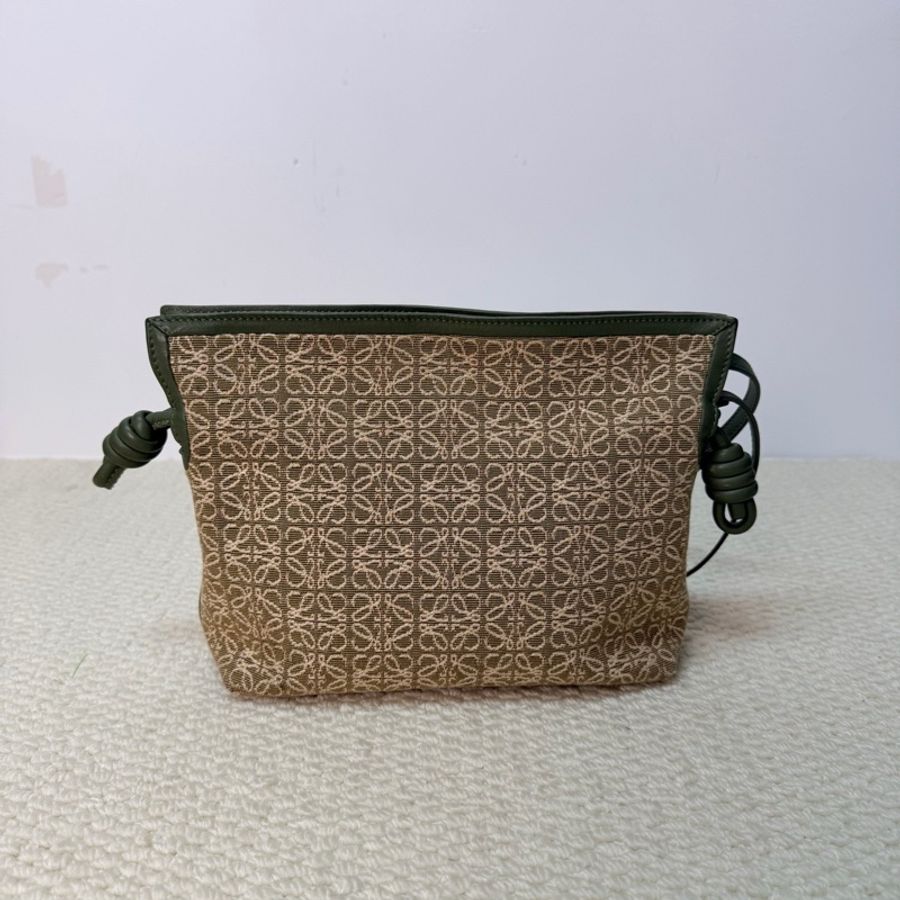 羅意威/Loewe 綠色福袋包 單肩斜挎包-1