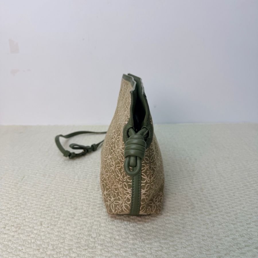 羅意威/Loewe 綠色福袋包 單肩斜挎包-2