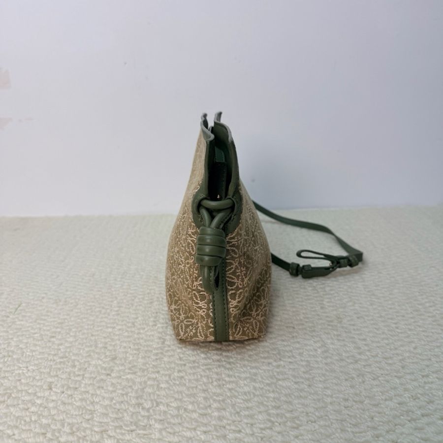 羅意威/Loewe 綠色福袋包 單肩斜挎包-3