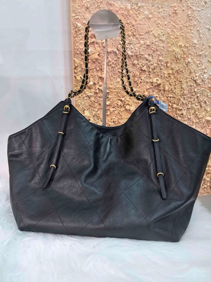 香奈兒 Chanel Maxi小牛皮與金色金屬 36 x 59 x 13-1