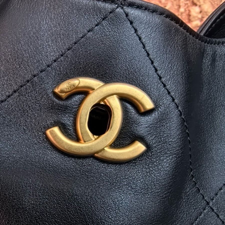 香奈兒 Chanel Maxi小牛皮與金色金屬 36 x 59 x 13-10