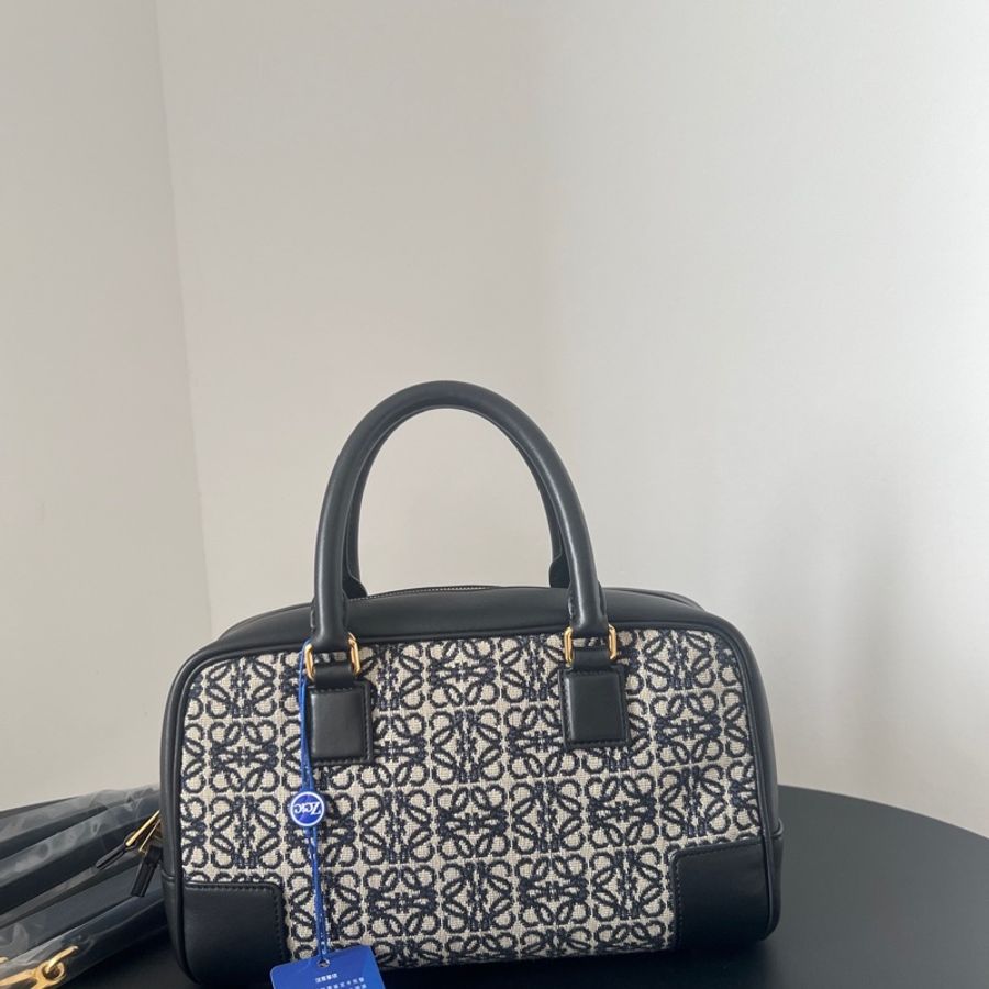 Loewe 罗意威Amazona波士顿,黑色 尺寸:26x15cm!-1