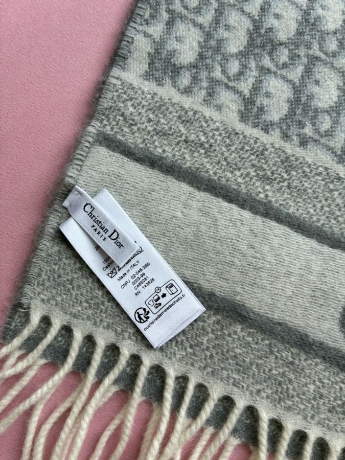 Dior 灰滿版logo雙面圍巾🧣-8