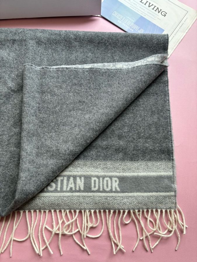 Dior 灰滿版logo雙面圍巾🧣-16