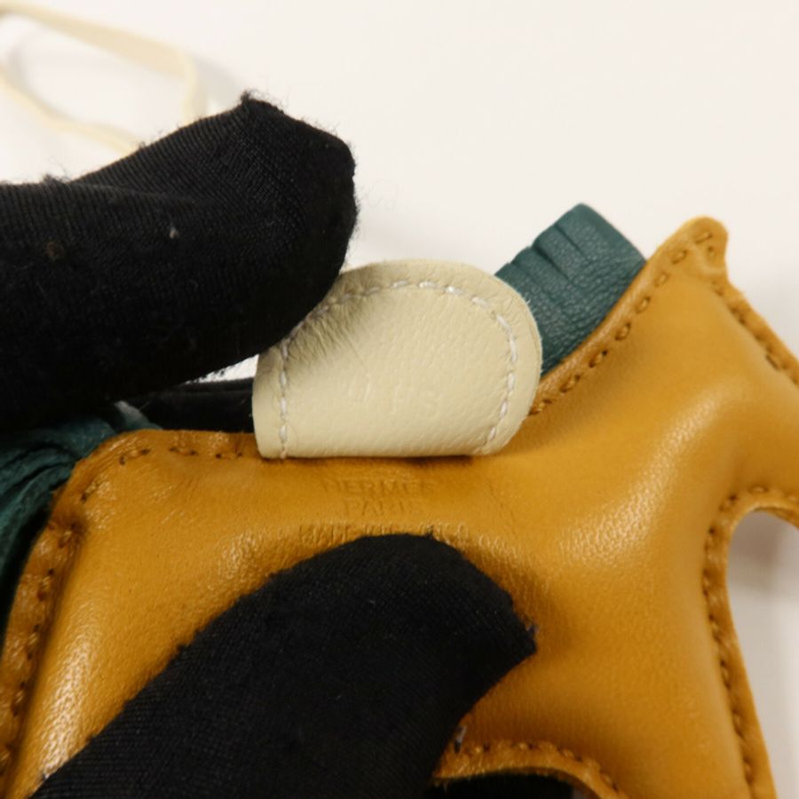 HERMES Milo皮革Rodeo PM掛飾Sesame/Menthe/Craie-5