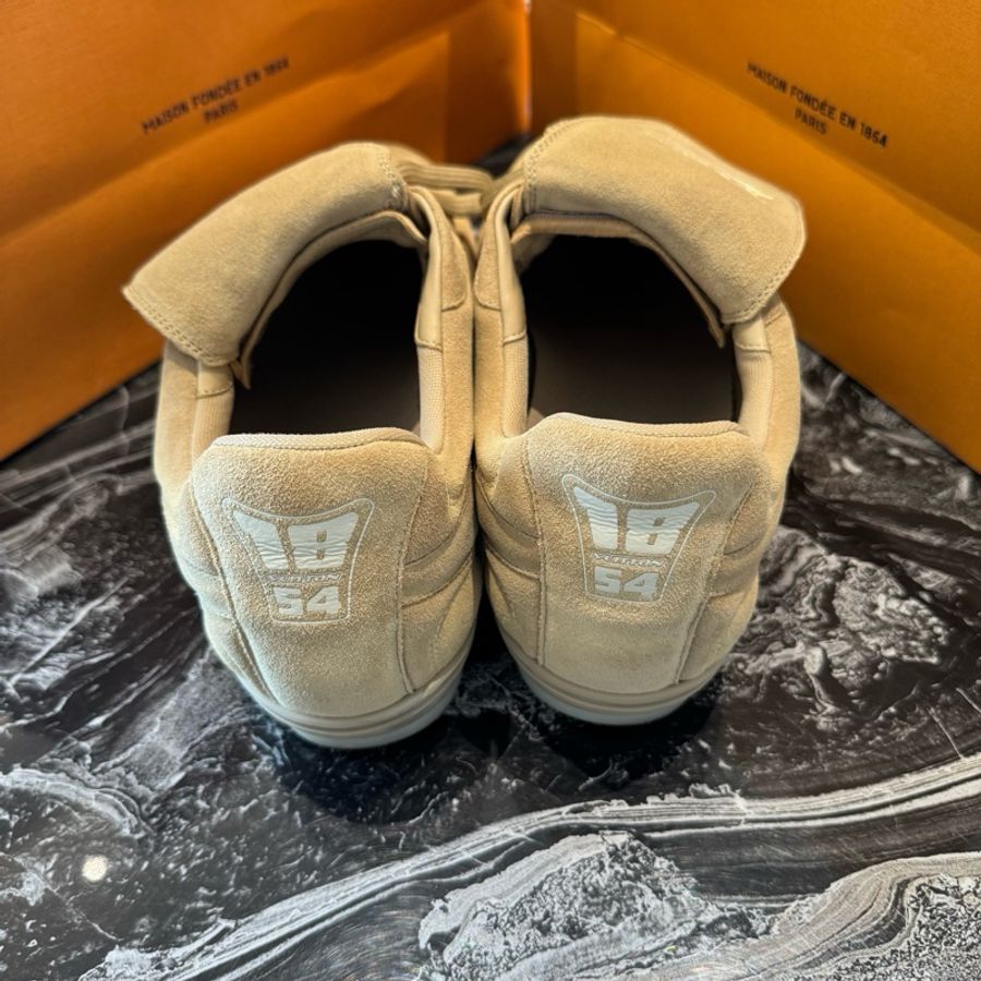 Louis Vuitton 路易威登 牛皮絨面革休閒鞋 25ss新款麂皮足球鞋 43碼-2