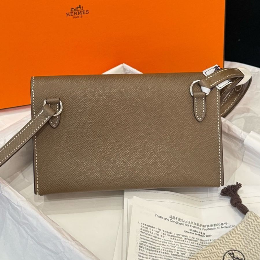 未使用Hermes/愛馬仕最新款snap wallet斜挎包大象灰銀扣 W刻-3