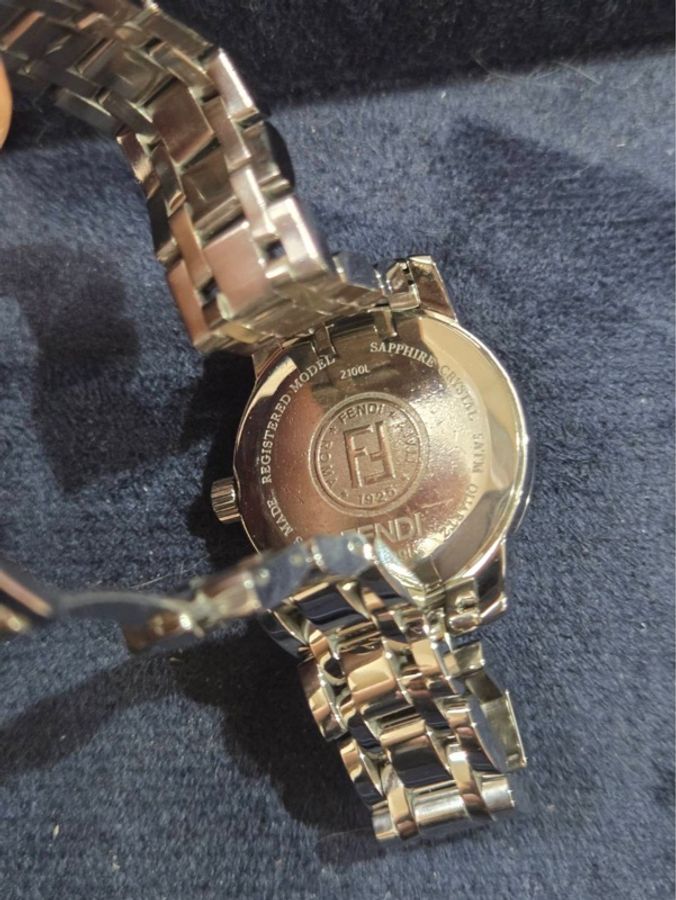 Fendi Orologi 經典系列石英腕錶-16