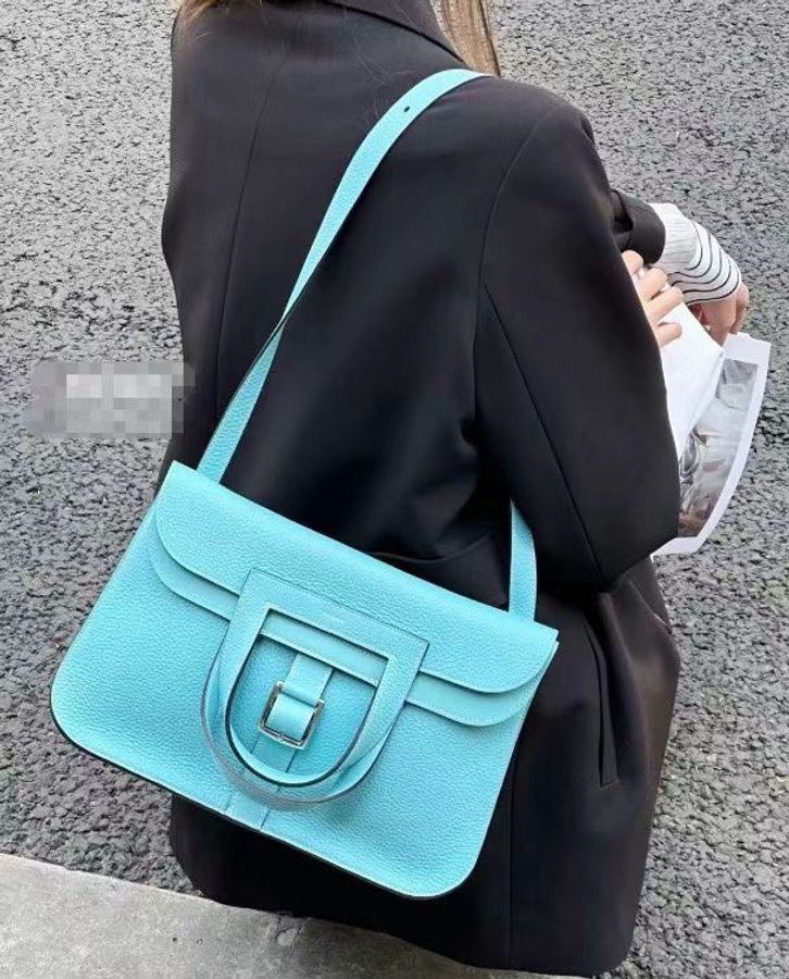 威選精品｜HERMÈS Halzan 31 牛仔藍肩背斜背包 💙✨-1