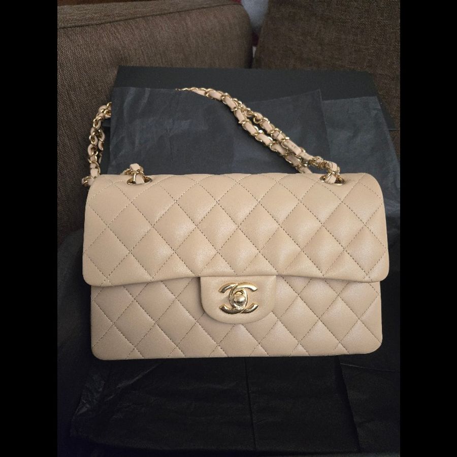(全新閒置品)Chanel CF25奶茶色-1