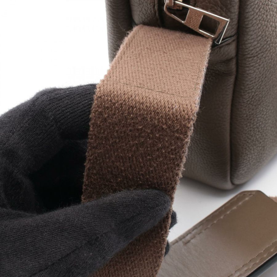 LOEWE 軍裝信差 XS 肩斜背包 皮革 灰色 二手 男士-4