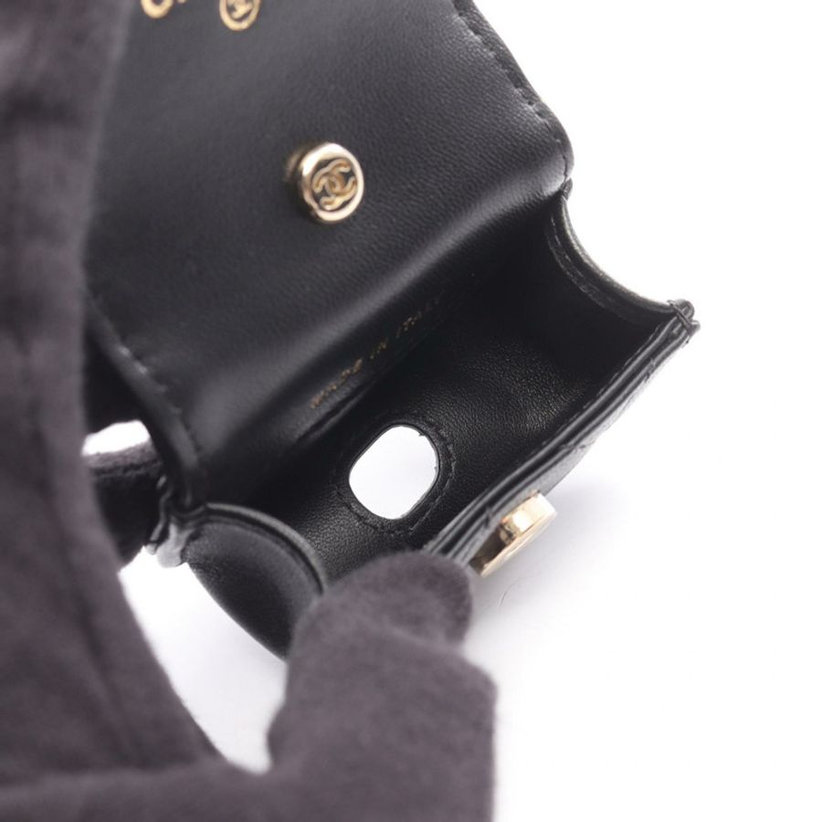 香奈兒 Matelasse AirPods 肩帶保護套,適用於手機和智慧型手機,羊皮材質-2