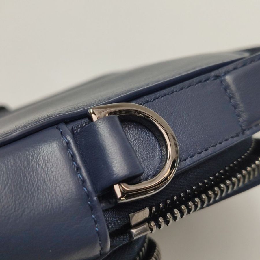Dior 牛皮拼色字母Logo拉鍊斜背包-11