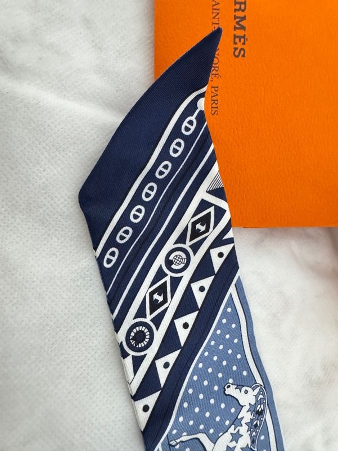 愛馬仕絲巾 Cheval de Coeur Bandana Twilly-2