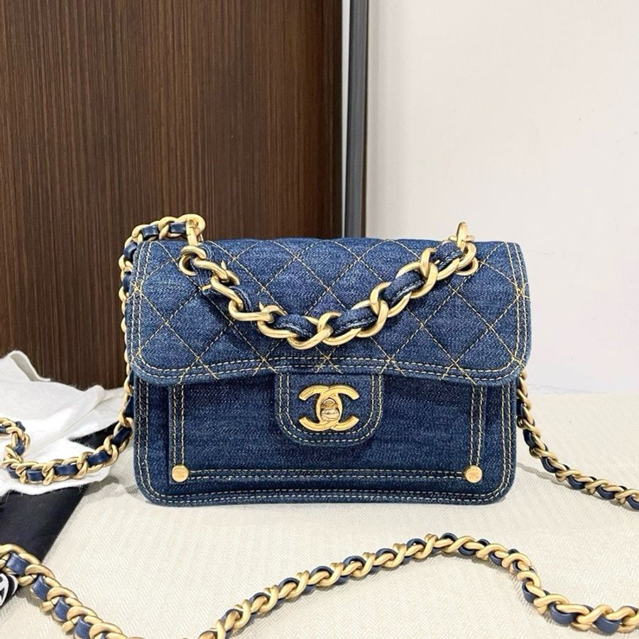 CHANEL香奈兒 23S 金標鏈條菱格 牛仔材質金色五金 郵差包手提單肩斜挎包 小號-0