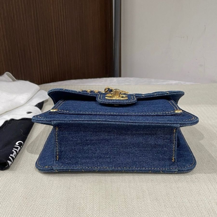 CHANEL香奈兒 23S 金標鏈條菱格 牛仔材質金色五金 郵差包手提單肩斜挎包 小號-3