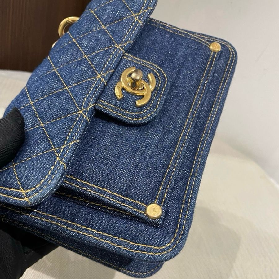 CHANEL香奈兒 23S 金標鏈條菱格 牛仔材質金色五金 郵差包手提單肩斜挎包 小號-4