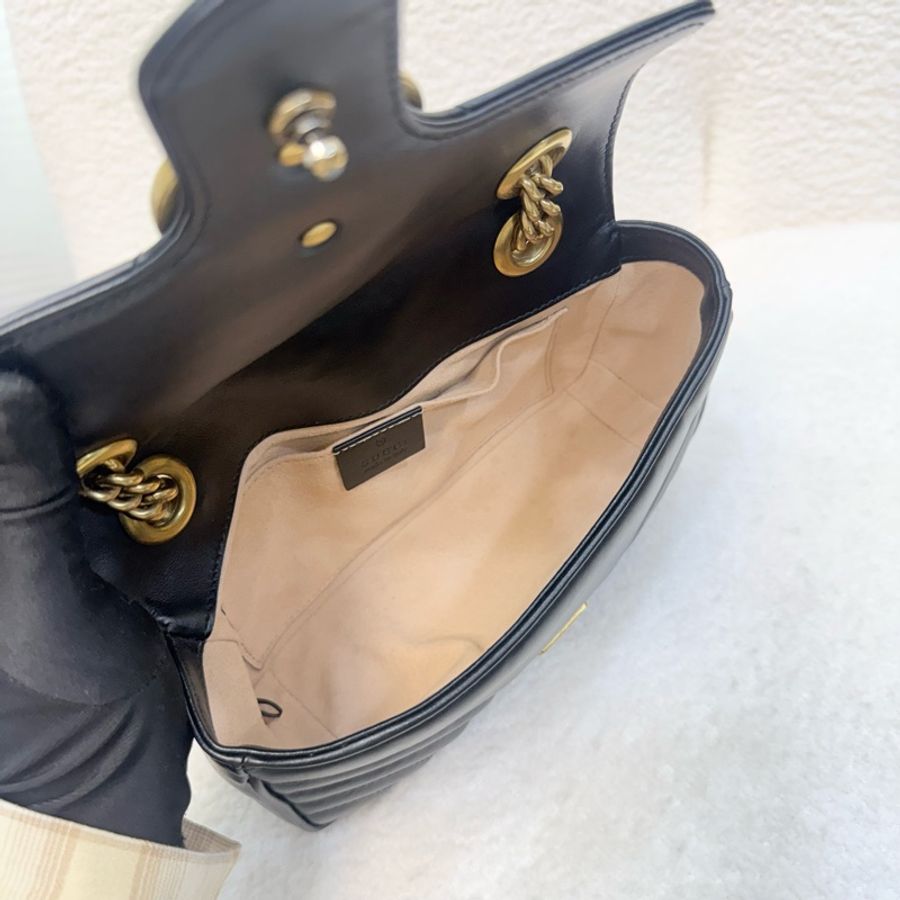 Gucci黑牛皮GG金釦Marmont鏈條斜背包-4