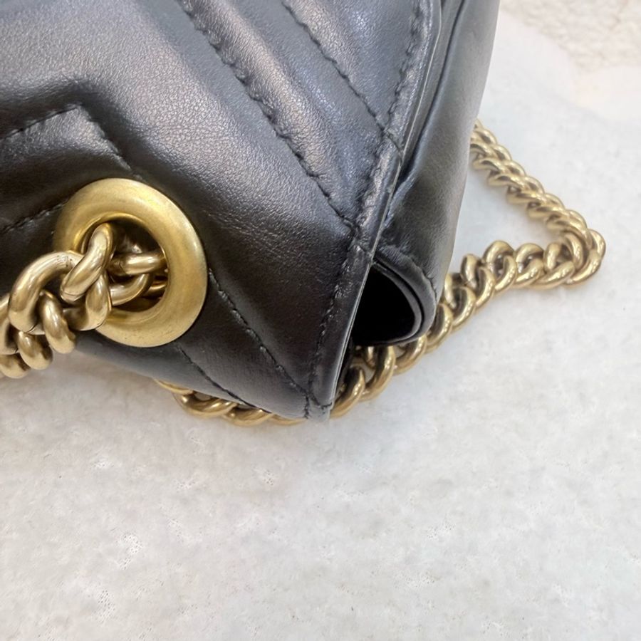 Gucci黑牛皮GG金釦Marmont鏈條斜背包-29