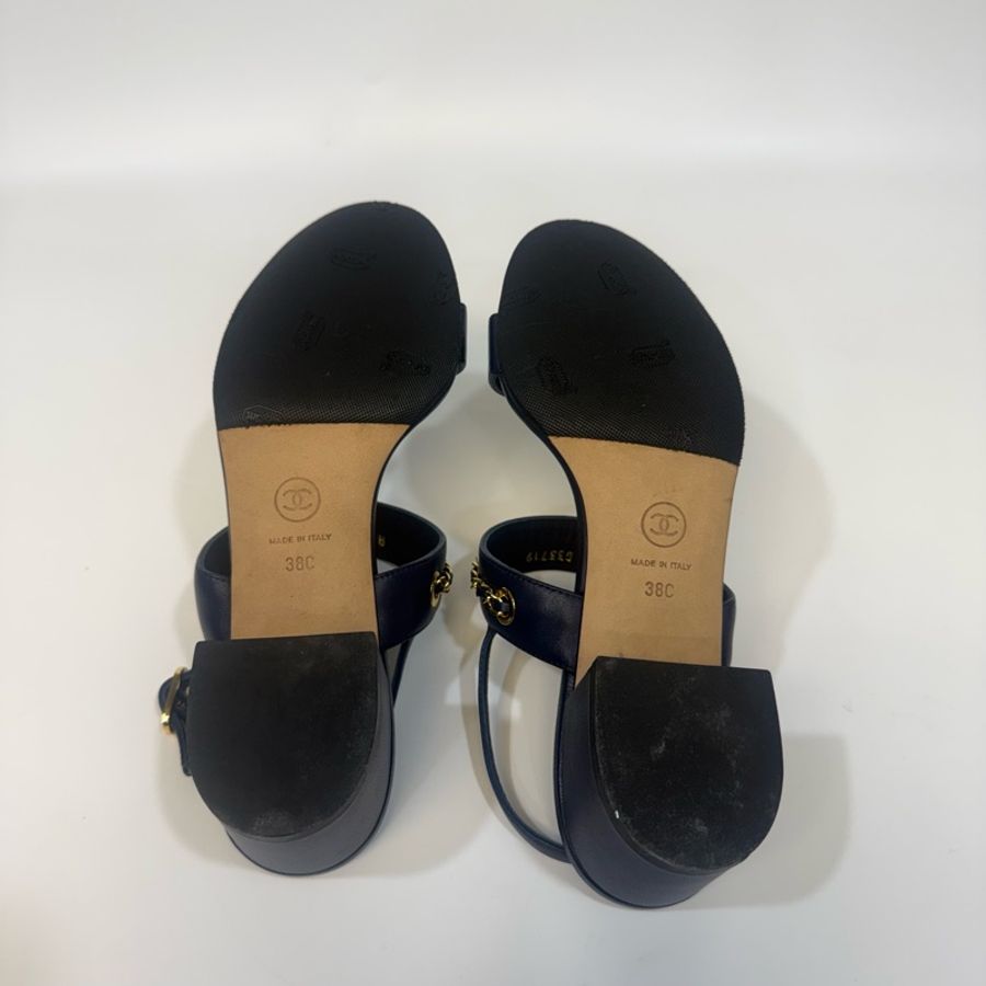 Chanel深藍色皮穿鏈底跟涼鞋-8