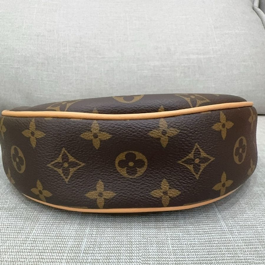 JK國際二手精品✨LV M81098 月亮包 晶片款 購證正本-7