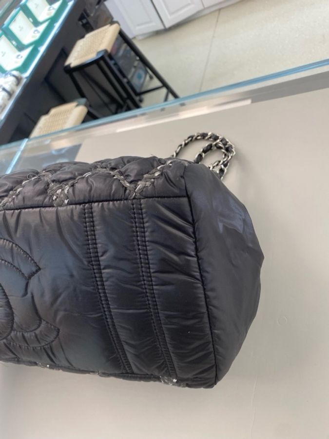 Chanel • 經典黑銀外縫線尼龍雲朵包-8