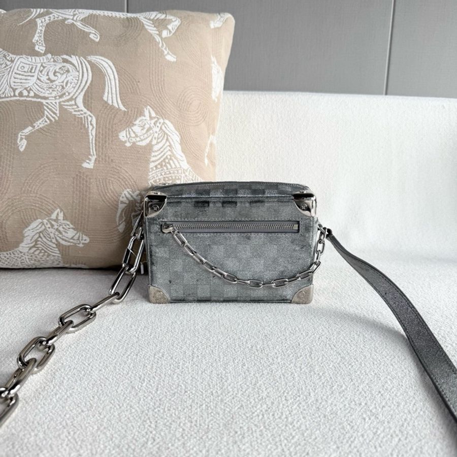 Louis Vuitton • ss22秀款限量閃粉棋盤格Mini Soft Trunk 芯片款✨-3