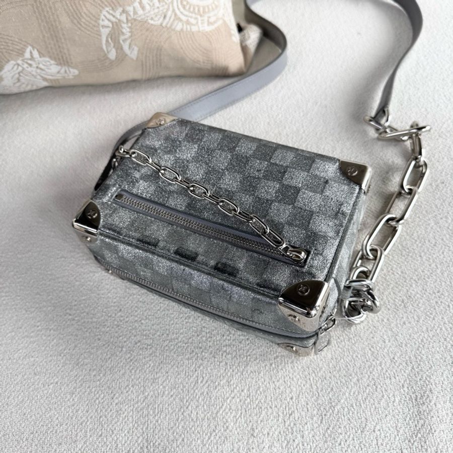 Louis Vuitton • ss22秀款限量閃粉棋盤格Mini Soft Trunk 芯片款✨-4